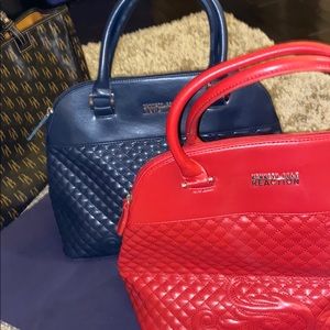 Brand new 2 Kenneth Cole purses for 20$!